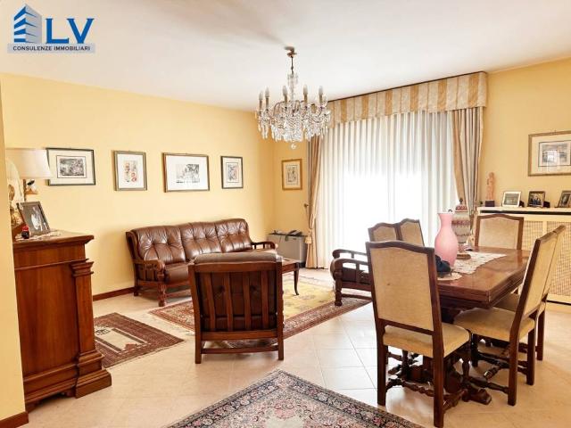 Villa Schiera in vendita a Frosinone, Lazio