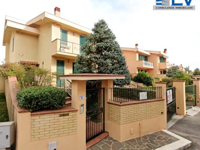 Villa Schiera in vendita a Frosinone, Lazio
