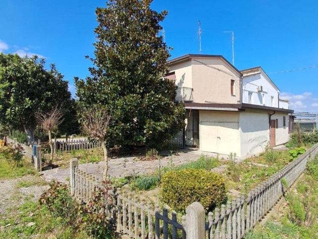 Villa Schiera in vendita a Unione dei comuni della Bassa Romagna, Fusignano