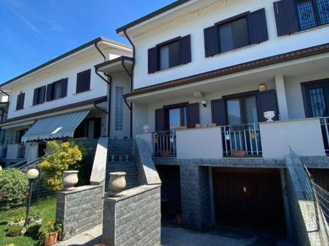 Villa Schiera in vendita a Unione dei Comuni I Fontanili, Gaggiano