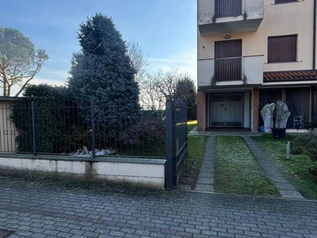 Villa Schiera in vendita a Unione dei Comuni I Fontanili, Gaggiano