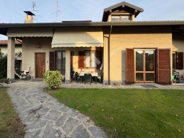 Villa Schiera in vendita a Piemonte, Novara