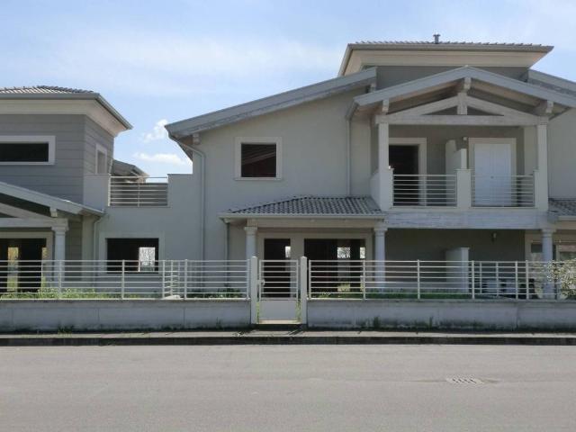 Villa Schiera in vendita a Gambara, Lombardia