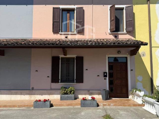 Villa Schiera in vendita a Gambara, Lombardia