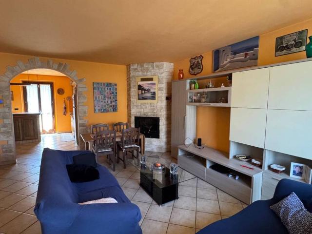 Villa Schiera in vendita a Gambolò, Lombardia