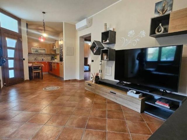Villa Schiera in vendita a Garbagna Novarese, Novara