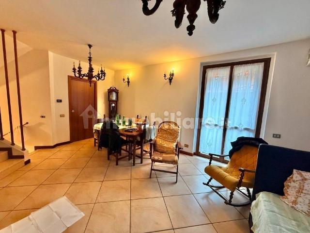 Villa Schiera in vendita a Santa Maria Rossa, Garbagnate Milanese