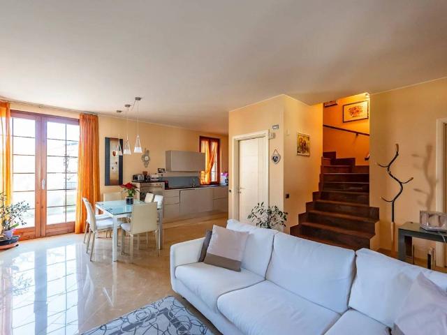 Villa Schiera in vendita a Santa Maria Rossa, Garbagnate Milanese