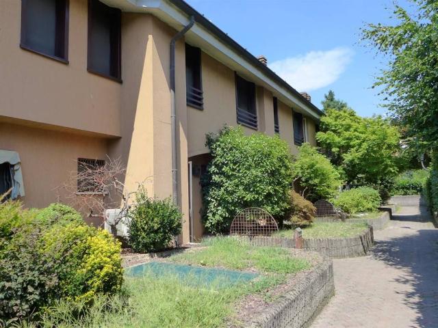 Villa Schiera in vendita a Bariana, Garbagnate Milanese