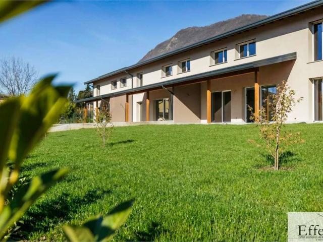 Villa Schiera in vendita a Comunità Montana Valli del Verbano, Gavirate