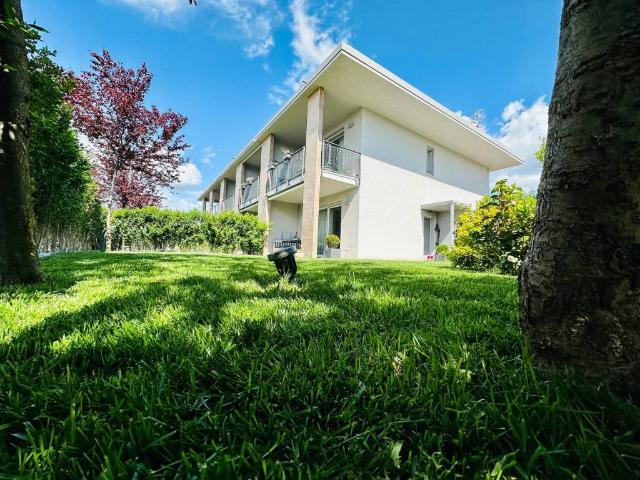 Villa Schiera in vendita a Comunità Montana Valli del Verbano, Gavirate
