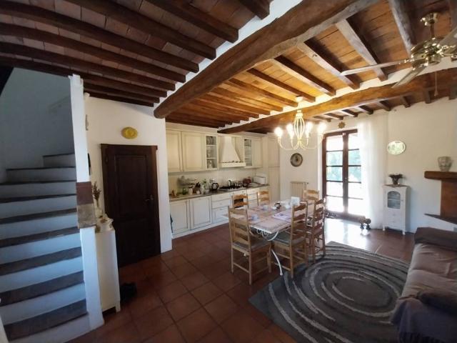 Villa Schiera in vendita a Bivio Di Ravi, Toscana