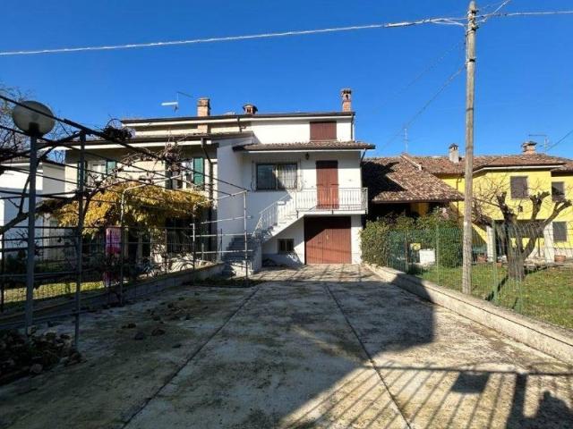 Villa Schiera in vendita a Gazzola, Reggio Emilia