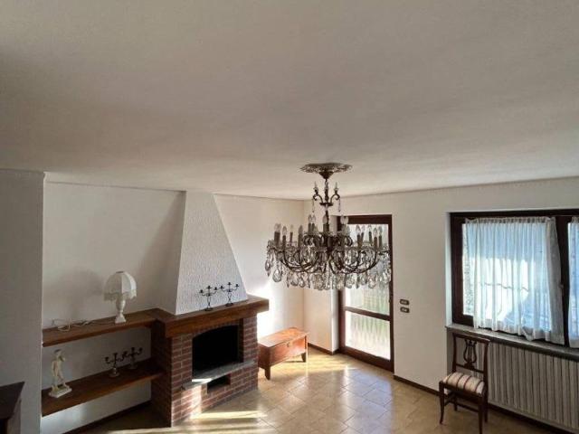Villa Schiera in vendita a Gazzola, Reggio Emilia