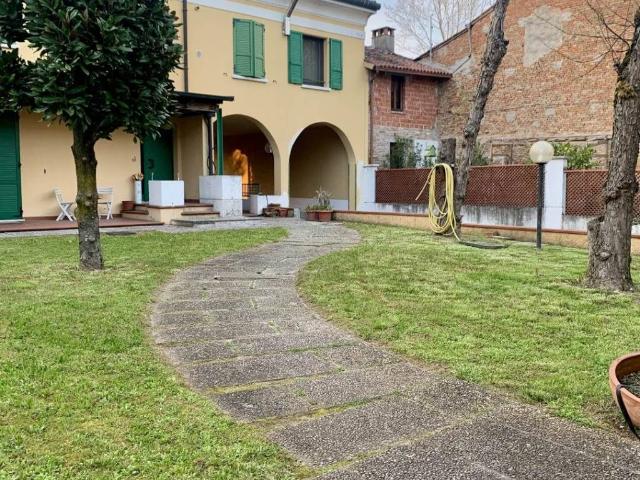 Villa Schiera in vendita a Gazzuolo, Lombardia