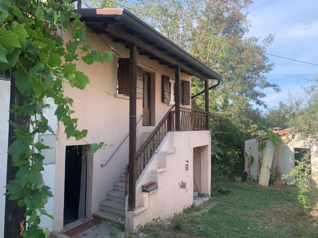 Villa Schiera in vendita a Gemmano, Reggio Emilia