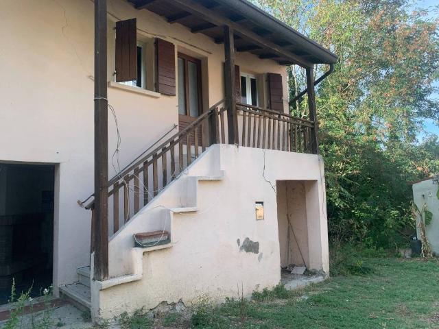 Villa Schiera in vendita a Gemmano, Reggio Emilia