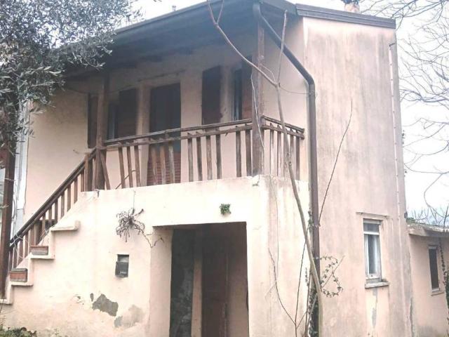 Villa Schiera in vendita a Gemmano, Reggio Emilia