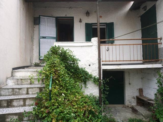 Villa Schiera in vendita a Serra Riccò, Liguria
