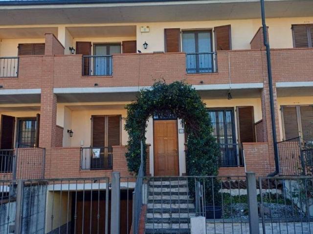 Villa Schiera in vendita a Gerenzago, Lombardia