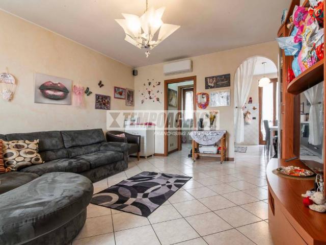 Villa Schiera in vendita a Villaggio Moneta, Gerenzano