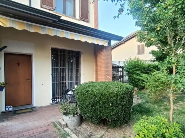 Villa Schiera in vendita a Gerre De' Caprioli, Lombardia