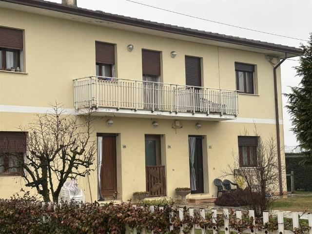 Villa Schiera in vendita a Giacciano Con Baruchella, Veneto