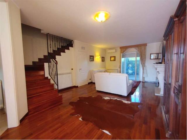 Villa Schiera in vendita a Giano Dell'umbria, Umbria