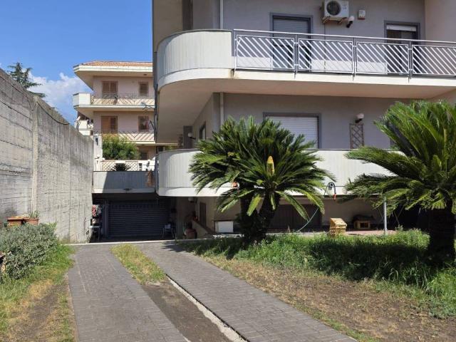 Villa Schiera in vendita a Peri, Giarre