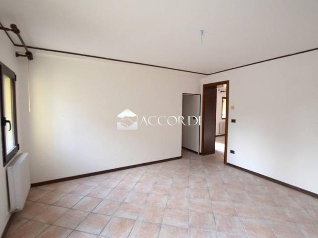 Villa Schiera in vendita a Cusignana, Giavera Del Montello