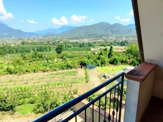 Villa Schiera in vendita a Ornito, Giffoni Valle Piana