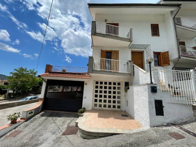 Villa Schiera in vendita a Terravecchia, Giffoni Valle Piana