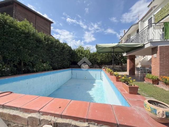 Villa Schiera in vendita a Varcaturo, Giugliano in Campania