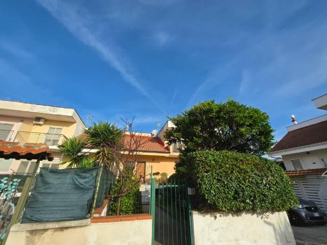 Villa Schiera in vendita a Varcaturo, Giugliano in Campania