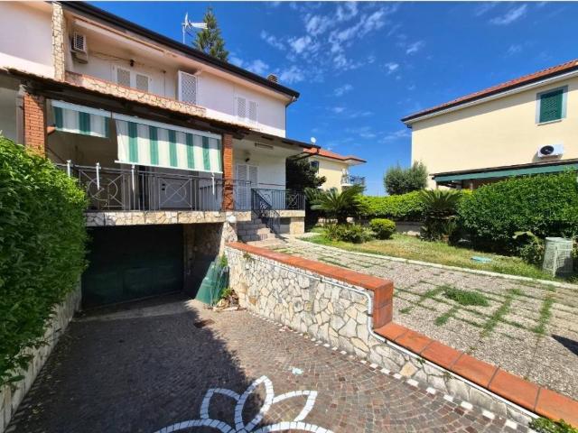Villa Schiera in vendita a Giugliano In Campania, Campania