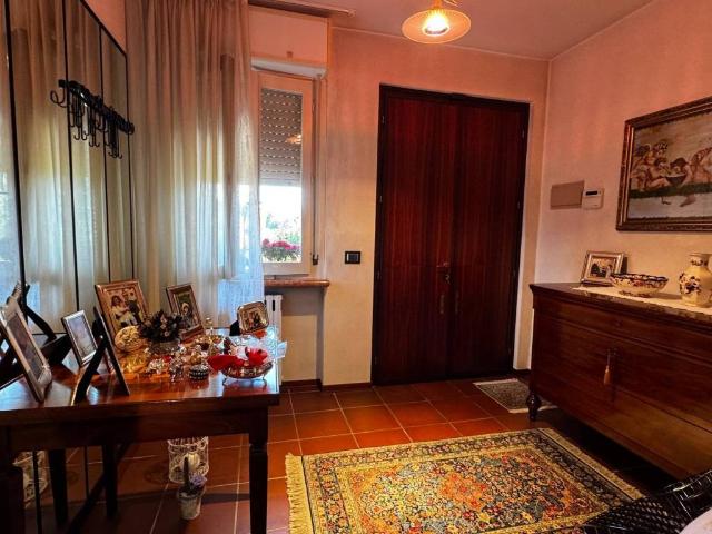 Villa Schiera in vendita a Torre, Goito