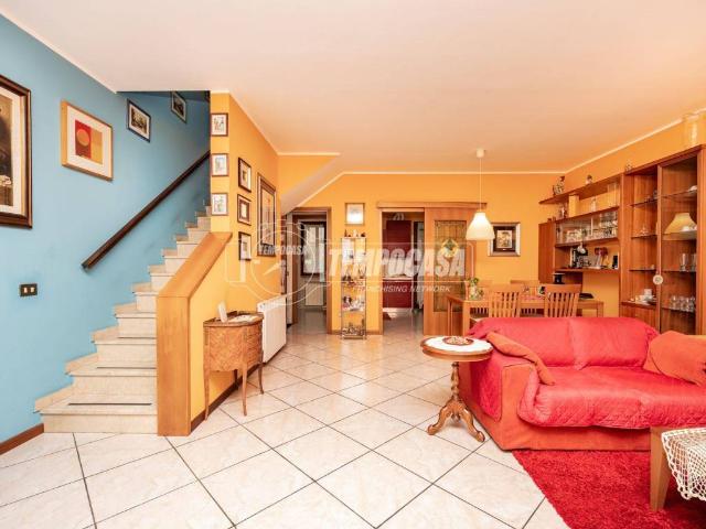 Villa Schiera in vendita a Gorgonzola, Lombardia