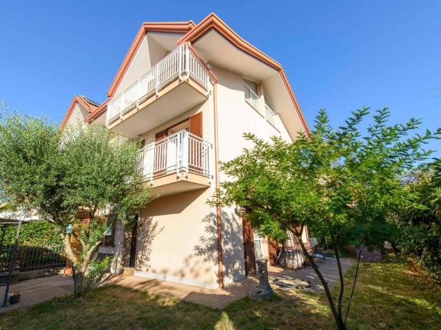 Villa Schiera in vendita a Sant'Anna / Sveta Ana, Gorizia