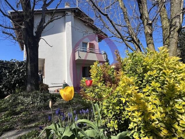 Villa Schiera in vendita a Gorla Minore, Lombardia