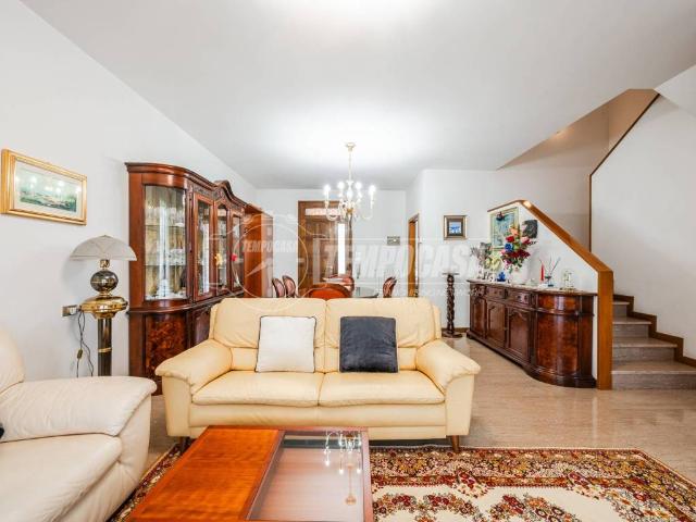 Villa Schiera in vendita a Unione Terre di Pianura, Granarolo Dell'emilia