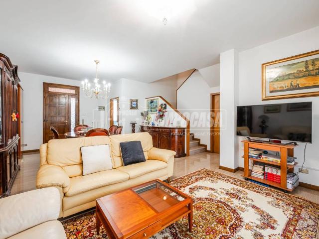 Villa Schiera in vendita a Unione Terre di Pianura, Granarolo Dell'emilia