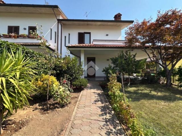 Villa Schiera in vendita a Grezzago, Lombardia