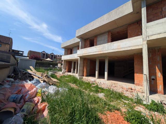 Villa Schiera in vendita a Grezzago, Lombardia