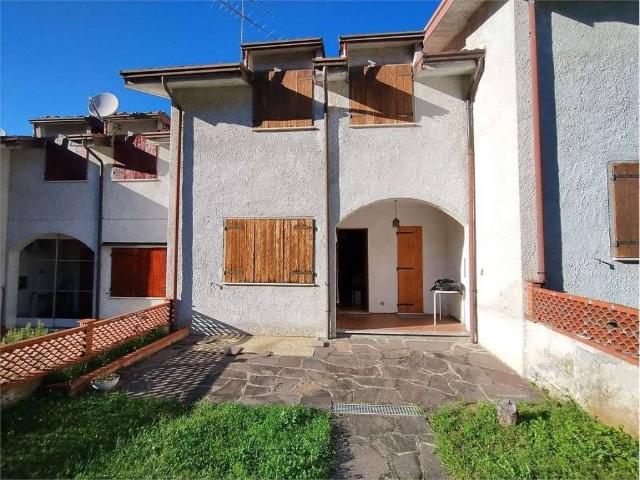 Villa Schiera in vendita a Gropparello, Reggio Emilia