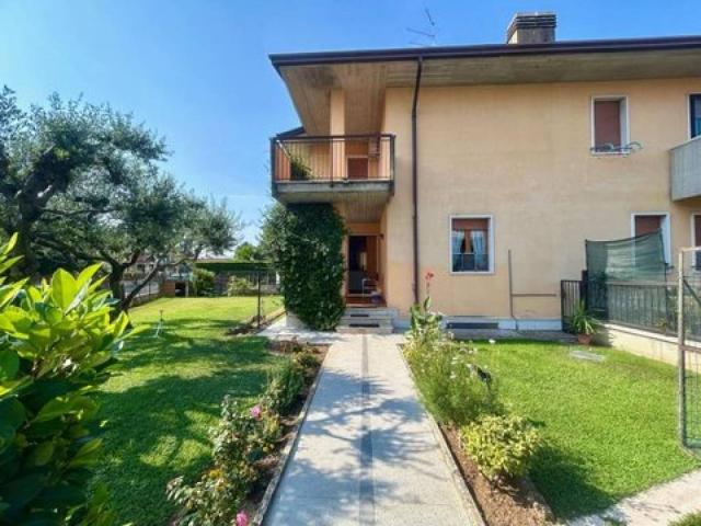 Villa Schiera in vendita a Gropparello, Reggio Emilia