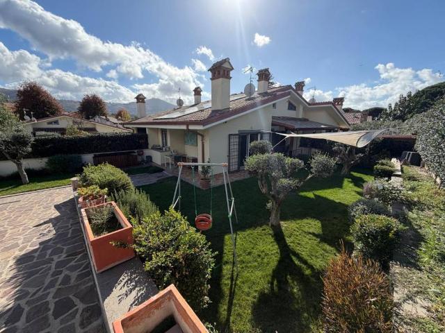 Villa Schiera in vendita a Roma Capitale, Lazio