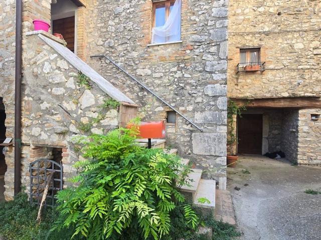Villa Schiera in vendita a Guardea, Umbria