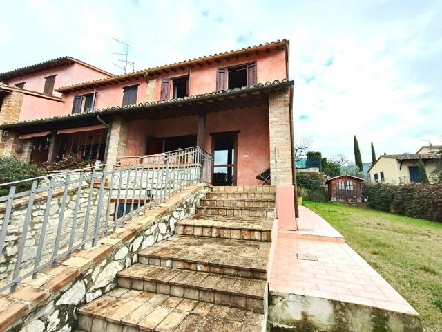 Villa Schiera in vendita a Guardea, Umbria