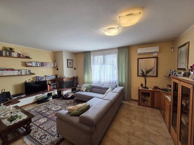 Villa Schiera in vendita a Bassa Reggiana, Re