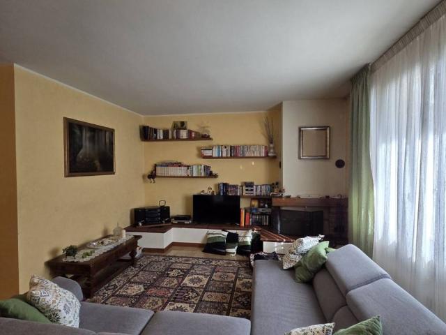 Villa Schiera in vendita a Bassa Reggiana, Re